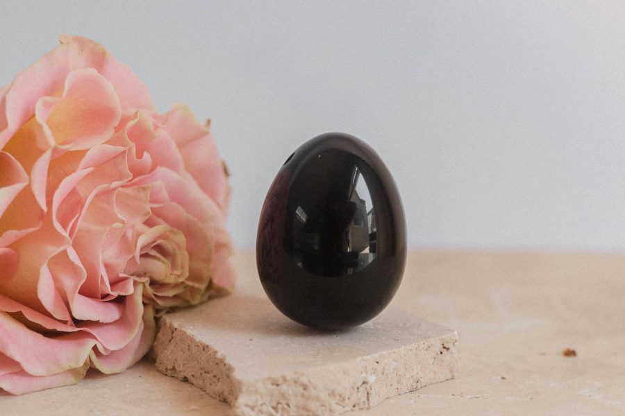 How Yoni Eggs Help Women Reconnect With Their Feminine Energy